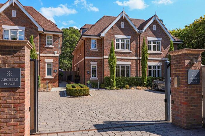 4 Bedroom Semi-Detached House For Sale In Leatherhead Road, Oxshott, Leatherhead, Surrey, KT22