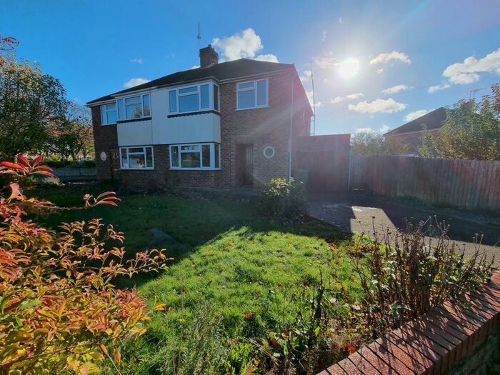 3 Bedroom Semi-Detached House To Rent In Montrose Avenue, Leamington Spa, CV32