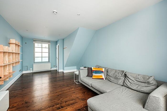 2 Bedroom House To Rent In Sidney Grove, Islington, London, EC1V