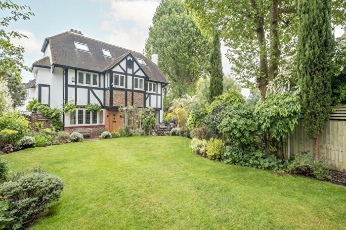 5 Bedroom Detached House To Rent In Hertford Avenue London, SW14