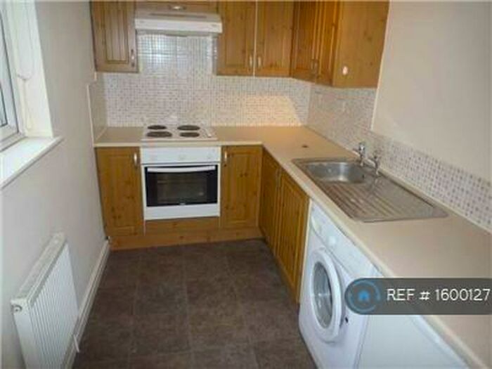 2 Bedroom Flat To Rent In Deansgate, Bolton, BL1