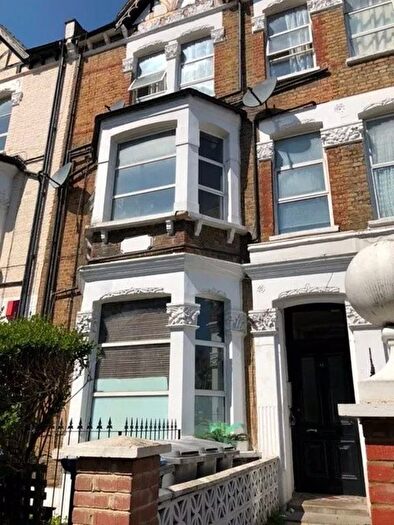 1 Bedroom Flat To Rent In Spacious Bedroom Flat To Let, Kilburn ., NW6