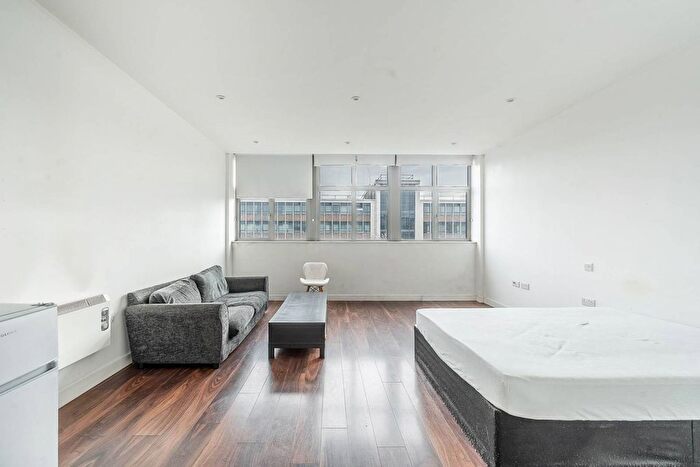 Studio To Rent In Imperial Drive, Rayners Lane, Harrow, HA2