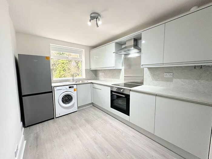 3 Bedroom Flat To Rent In Florence Road, London, N4