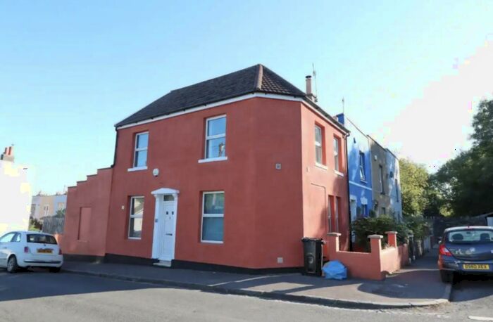 3 Bedroom End Of Terrace House To Rent In Sydenham Road, Knowle, Bristol, BS4