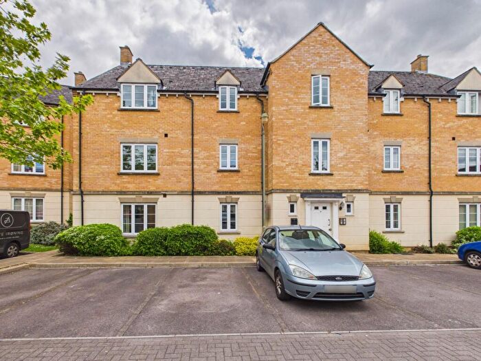 1 Bedroom Flat For Sale In Harvest Grove, Witney, OX28