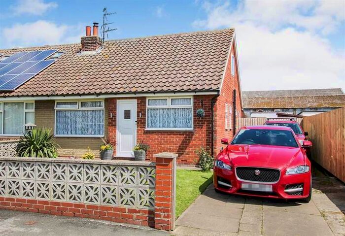 2 Bedroom Bungalow For Sale In Hollycroft, Barmston, Driffield, YO25