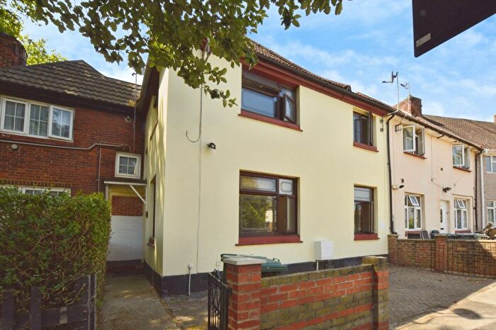 3 Bedroom End Terrace House For Sale In Prince Regent Lane, London, E13