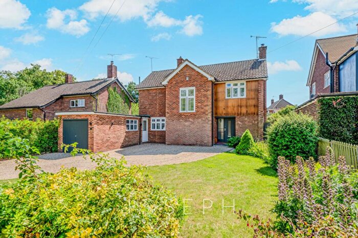 4 Bedroom Detached House For Sale In Borrowdale Avenue, Ipswich, IP4