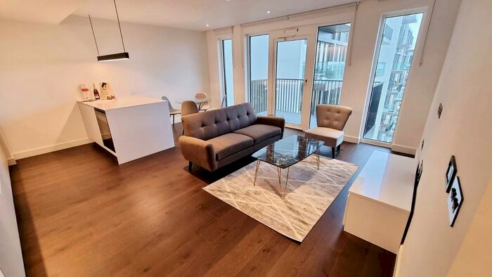 2 Bedroom Flat To Rent In Belvedere Row Apartments, London, W12