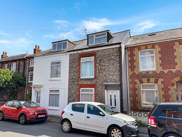 3 Bedroom Terraced House To Rent In West Street, Newport, PO30