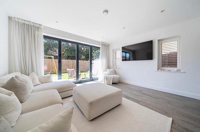 4 Bedroom Town House To Rent In Compton Road, Portsmouth, Hampshire, PO2