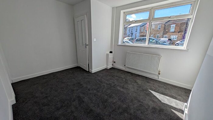 2 Bedroom End Terrace House To Rent In East Street, Dover, Kent, CT17