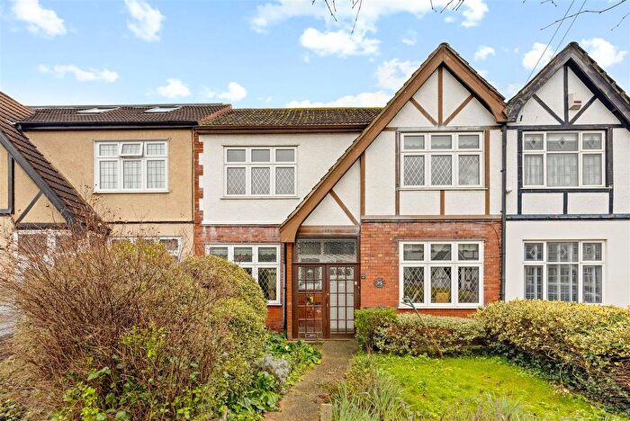 3 Bedroom Terraced House For Sale In Derwent Gardens, Ilford, IG4