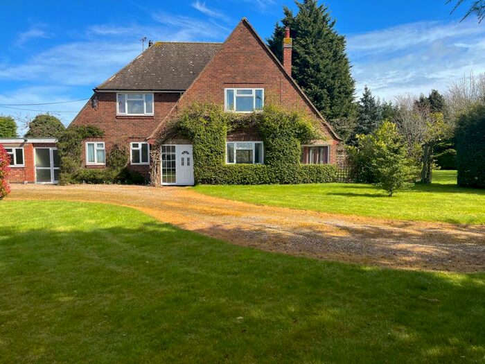 3 Bedroom Detached House To Rent In Winchester Road, Blaby, Leicester, LE8