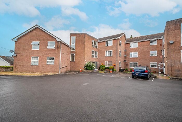 2 Bedroom Flat For Sale In Gales Court, Marlborough Street, Andover, SP10