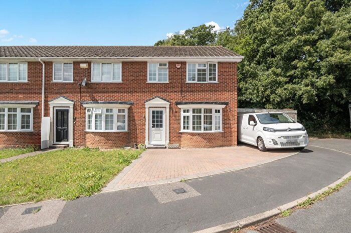 3 Bedroom End Of Terrace House For Sale In Old Hall Drive, Cliffsend, Ramsgate, Kent, CT12