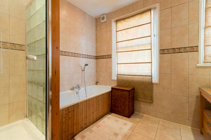 4 Bedroom Property To Rent In South Croxted Ro South Croxted Road, London, SE21