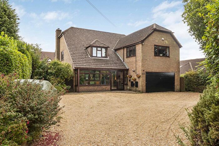 5 Bedroom Detached House For Sale In Winchester Road, Four Marks, Alton, Hampshire, GU34