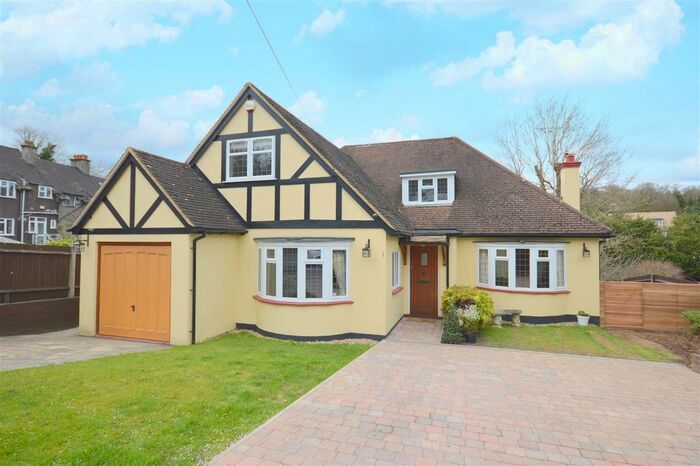 4 Bedroom Detached House To Rent In Lackford Road, Chipstead, Coulsdon CR5