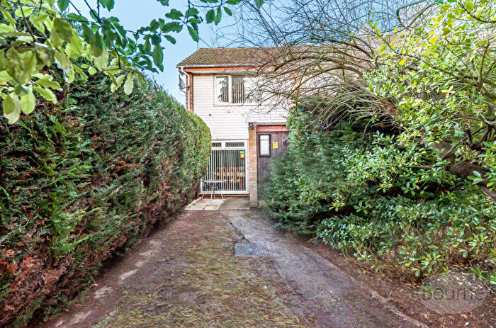 2 Bedroom End Of Terrace House For Sale In Falstone, St. John's, Woking, Surrey, GU21