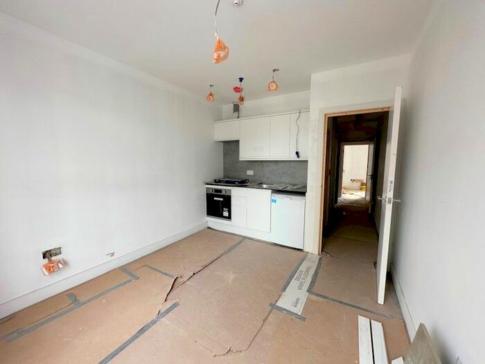 Studio To Rent In Quex Mews, London, NW6