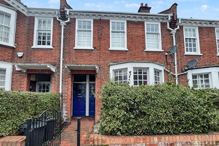 2 Bedroom Flat For Sale In Swaby Road, London, SW18