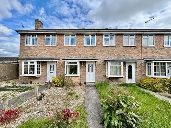2 Bedroom Terraced House For Sale In Sweetmans Road, Shaftesbury, SP7
