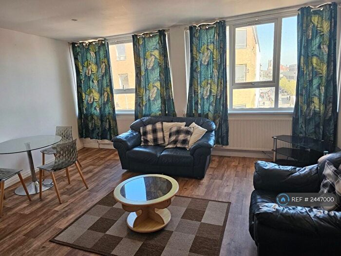 2 Bedroom Flat To Rent In North House, Southport, PR8