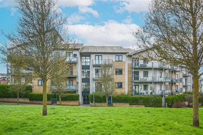 2 Bedroom Flat For Sale In Rollason Way, Brentwood, CM14