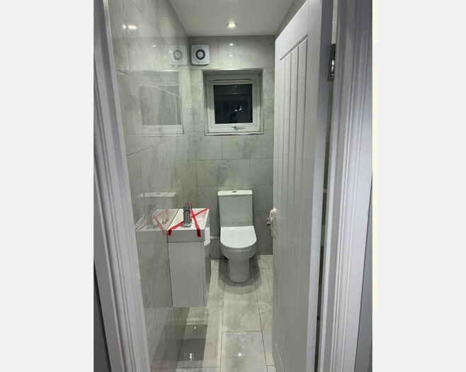 3 Bedroom Terraced House To Rent In Woodside Green, London, SE25