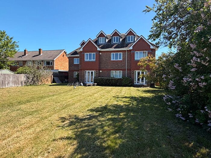 2 Bedroom Flat For Sale In Chertsey Road, Ashford, TW15