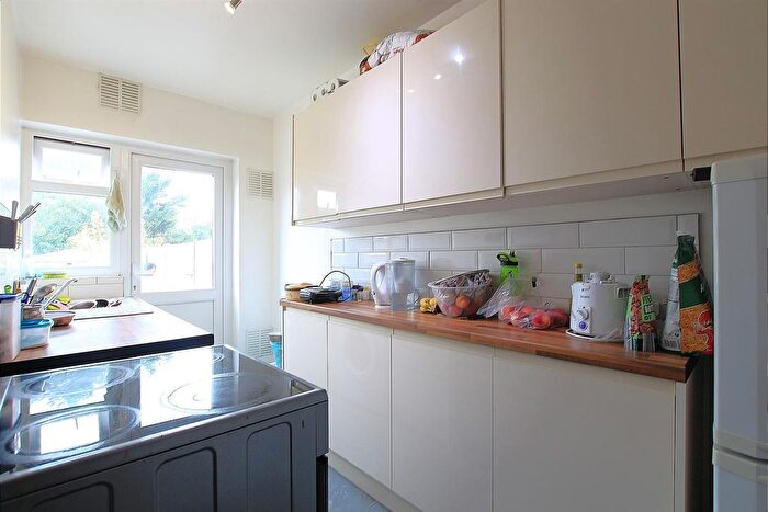 2 Bedroom Maisonette To Rent In Amesbury Road, Feltham, TW13