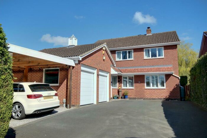 4 Bedroom Detached House For Sale In Brantingham Road, Elloughton, HU15