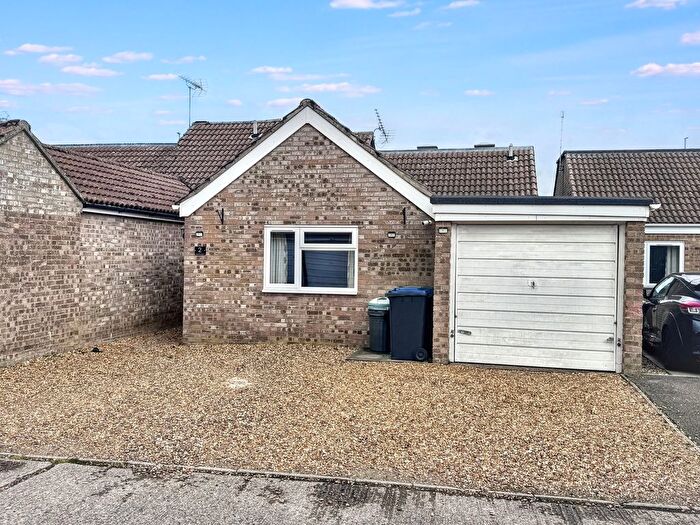 4 Bedroom Bungalow For Sale In Windmill Close, Soham, CB7