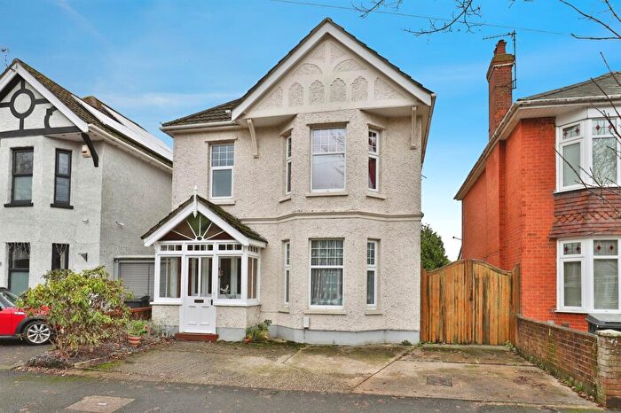 4 Bedroom Detached House For Sale In Cowper Road, Bournemouth, BH9