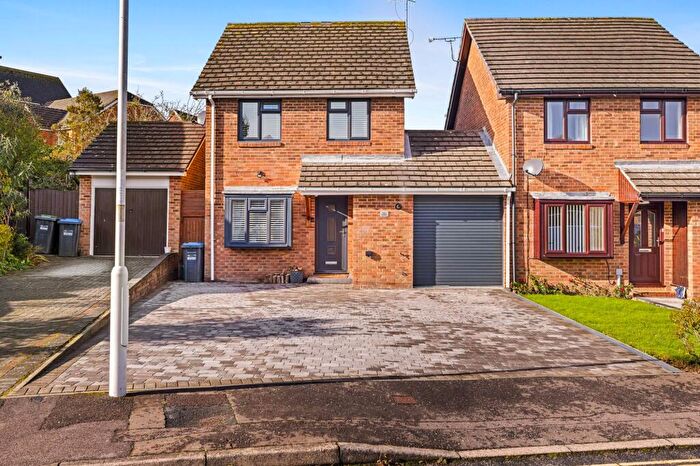 3 Bedroom House For Sale In Mason Close, East Grinstead, RH19