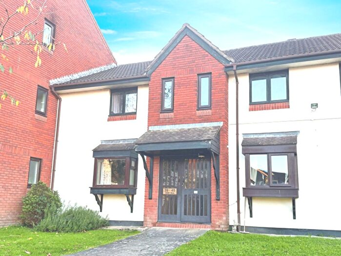 1 Bedroom Flat For Sale In Finch Close, Plymouth, PL3