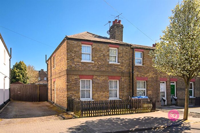 3 Bedroom End Terrace House For Sale In Verney Street, London, NW10