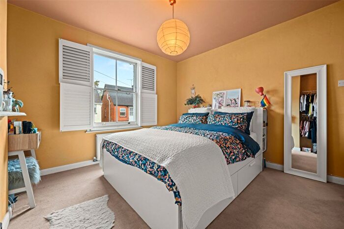 2 Bedroom Terraced House For Sale In Wescott Road, Wokingham, Berkshire, RG40