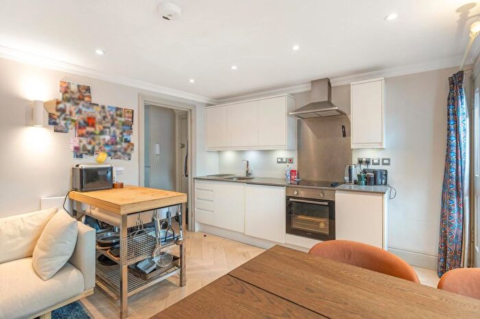 1 Bedroom Flat To Rent In St. John's Road, London, SW11