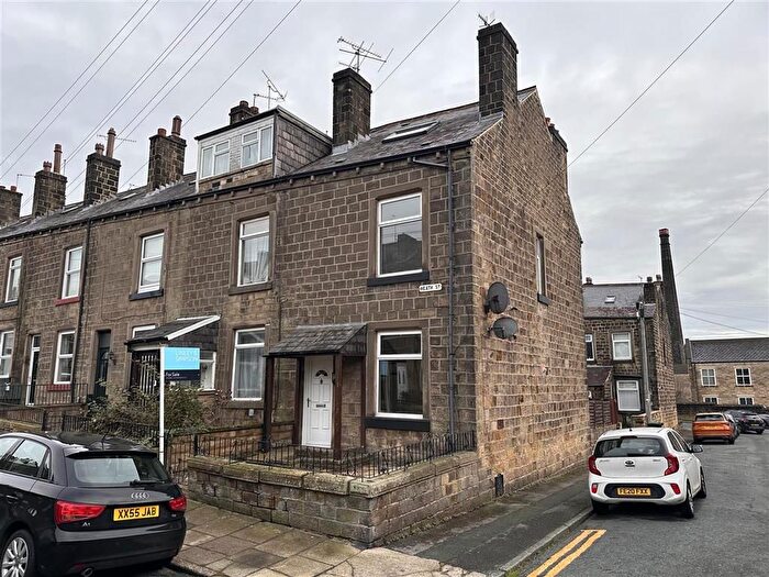 3 Bedroom End Of Terrace House For Sale In Heath Street, Bingley, BD16