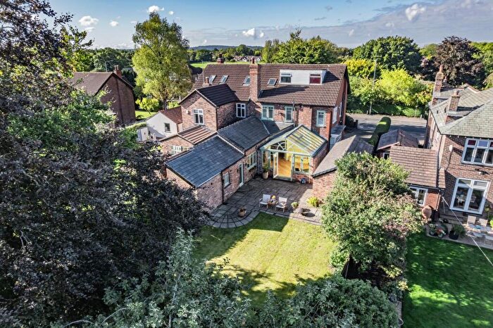 4 Bedroom Semi Detached House For Sale In Woodford Road, Woodford, SK7