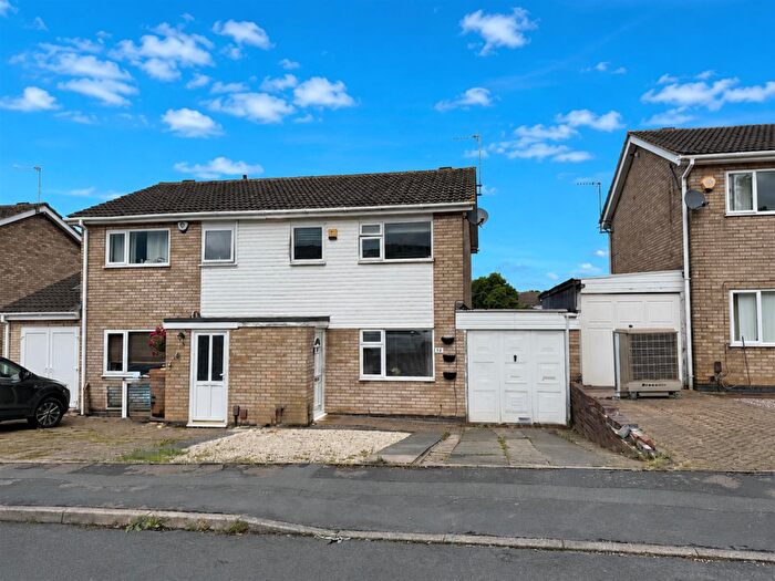 3 Bedroom Semi-Detached House For Sale In Culworth Drive, Wigston, LE18