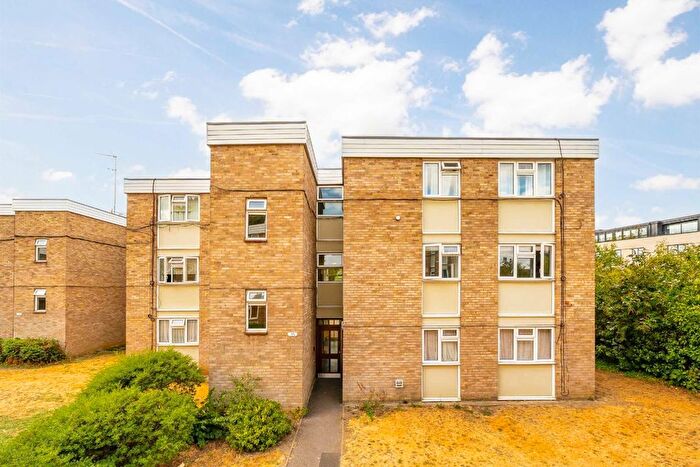 2 Bedroom Flat For Sale In Townshend Terrace, Richmond, TW9