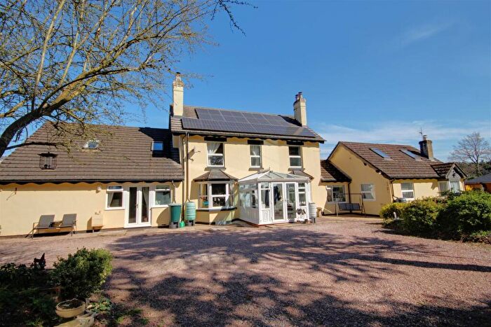 8 Bedroom Detached House For Sale In Bradfords Lane, Newent, GL18