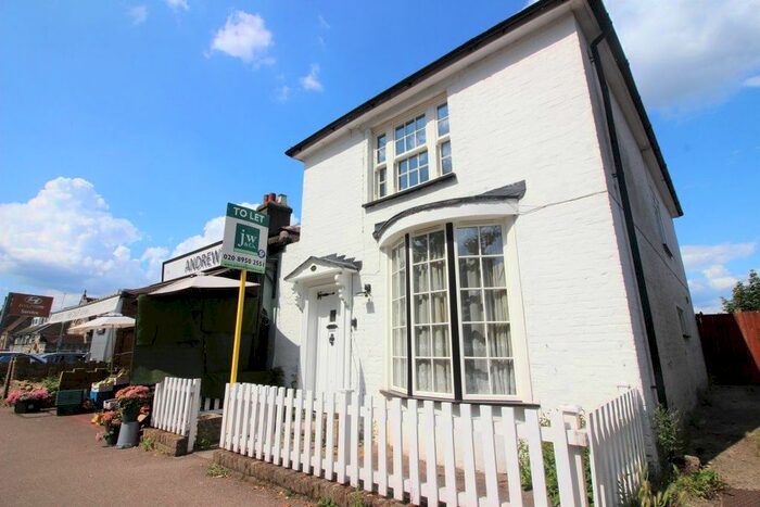 2 Bedroom Property To Rent In High Road, Bushey Heath, Bushey, WD23