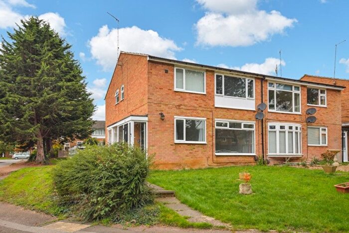 2 Bedroom Maisonette For Sale In Conifer Rise, Westone, Northampton, Northamptonshire, NN3