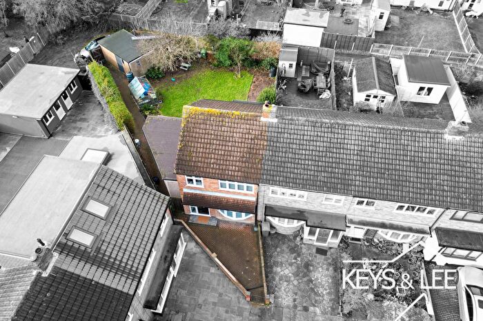 3 Bedroom End Of Terrace House For Sale In Peartree Gardens, Romford, RM7