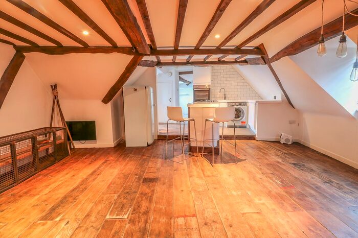 1 Bedroom Flat To Rent In Baldock Street, Ware, SG12